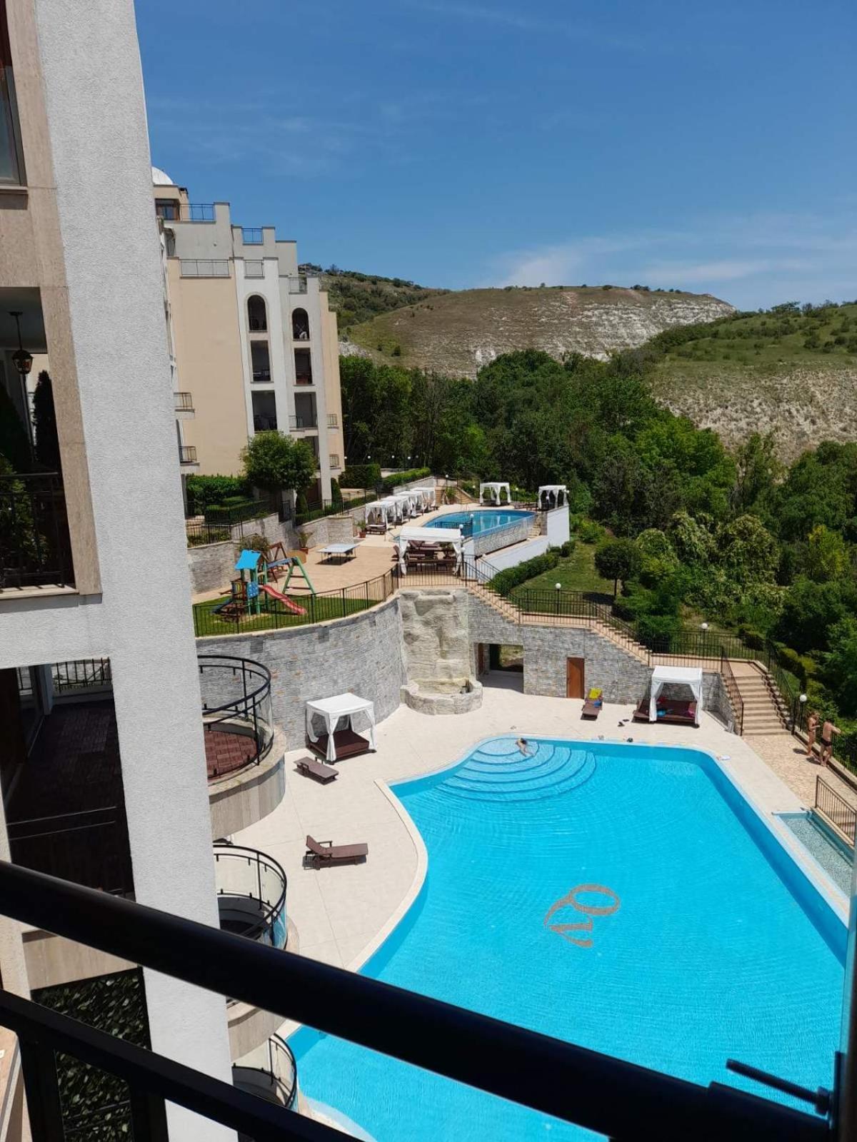 Queen'S Garden Balchik Apartment Exteriör bild