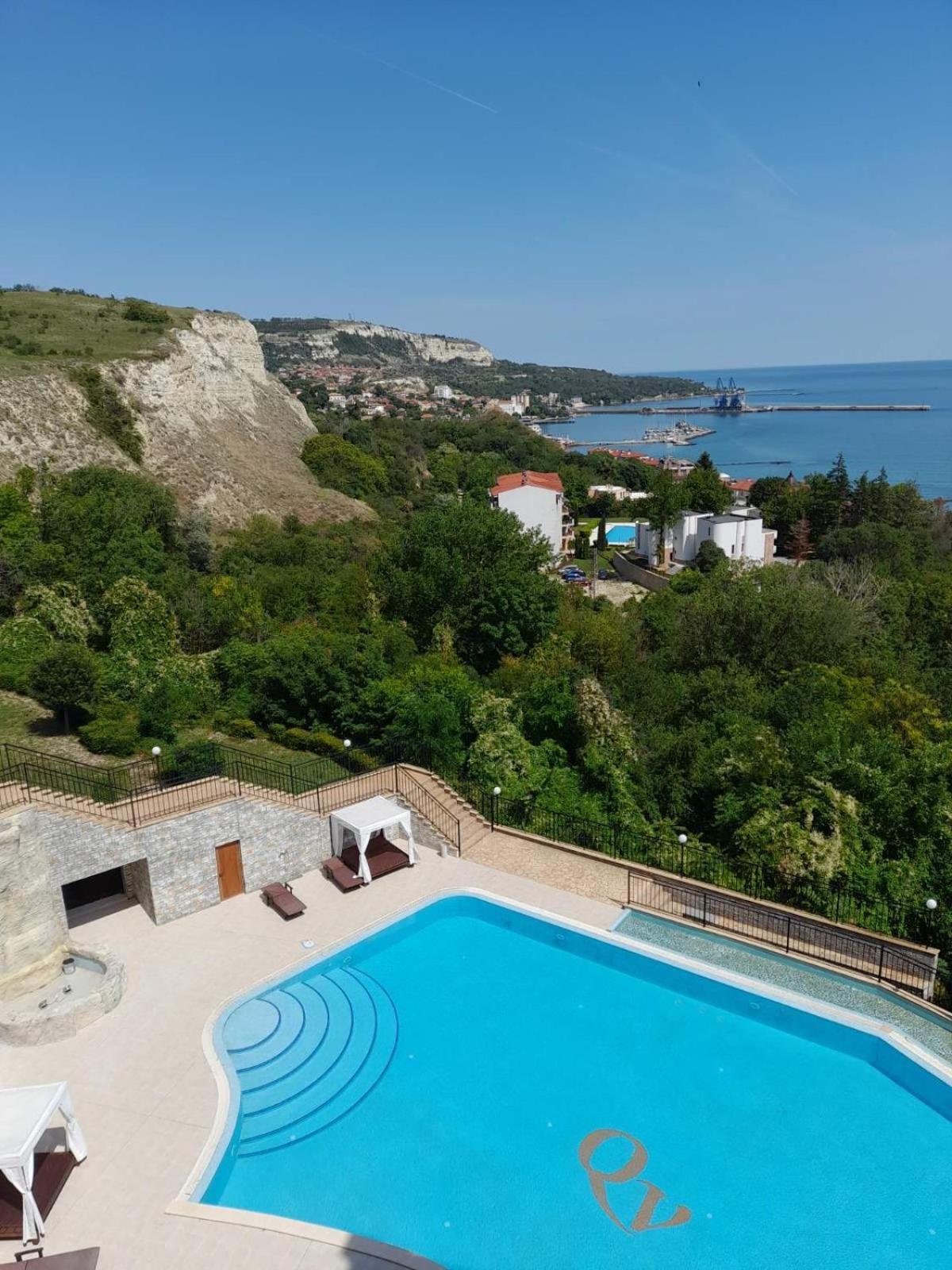 Queen'S Garden Balchik Apartment Exteriör bild