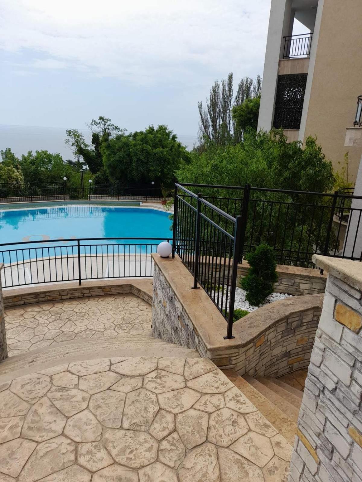 Queen'S Garden Balchik Apartment Exteriör bild